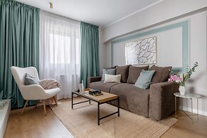 Sublime Minty Green 1BR on the Park