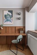 Sublime Minty Green 1BR on the Park