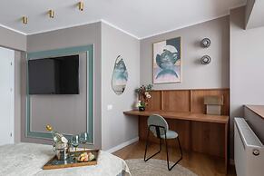 Sublime Minty Green 1BR on the Park