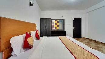 iROOMZ Rich Queen House Cottage