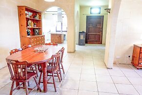 Zest Gozitan Villa & Pool