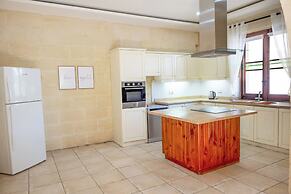 Zest Gozitan Villa & Pool