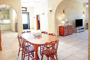 Zest Gozitan Villa & Pool