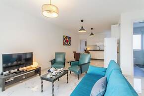 A Sunny Penthouse Modern 2 bdr - Sliema