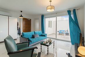 A Sunny Penthouse Modern 2 bdr - Sliema