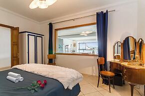 A Magnificent Sunny Seafront Apart Sliema