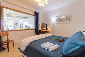 A Magnificent Sunny Seafront Apart Sliema