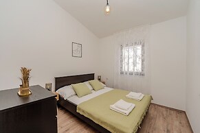 Apartments Plantosar