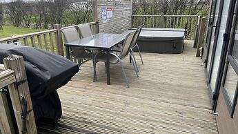 Pet Friendly 2-bed Lodge Near Preston & Blackpool