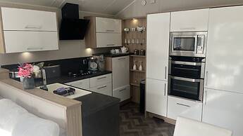 Pet Friendly 2-bed Lodge Near Preston & Blackpool