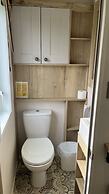Immaculate 3-bed Lodge in Out Rawcliffe