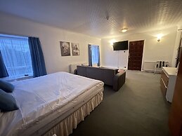 The Dolphin Hotel