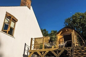 Chalet - Sleeps 2 - Balcony - Parking - Beach/golf