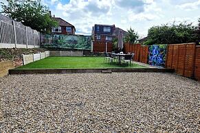 Immaculate 5-bed House in Leeds