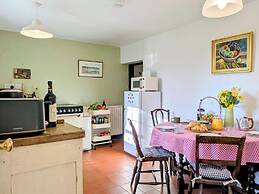 Blackbird Cottage Near Appledore