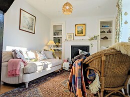 Blackbird Cottage Near Appledore