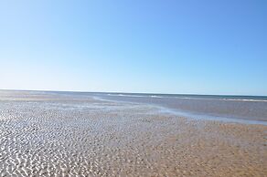 Caravan - Sleeps 8 - Pets Ok - Parking - Decking