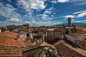Georgia Penthouse in Lucca