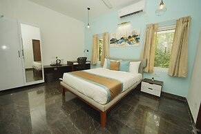 Bay Breeze Suites
