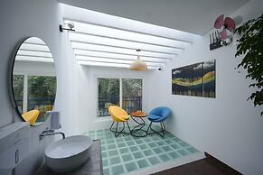 Bay Breeze Suites