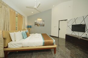 Bay Breeze Suites