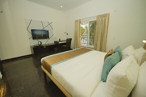 Bay Breeze Suites