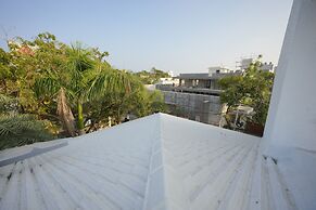 Bay Breeze Suites