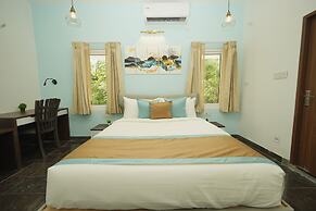 Bay Breeze Suites