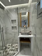 Sunshine Bay Suites