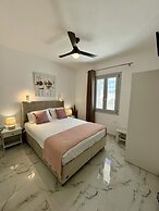 Sunshine Bay Suites