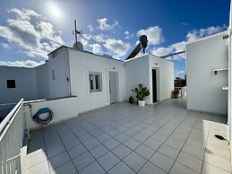 Sunshine Bay Suites
