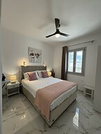 Sunshine Bay Suites