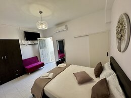 Sunshine Bay Suites