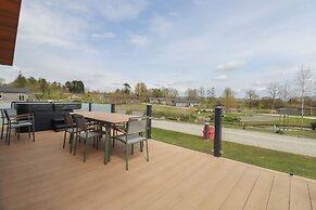4 Meadow Retreat