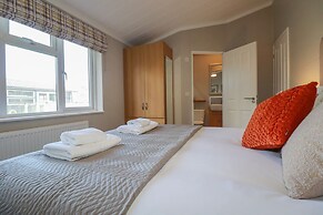 4 Meadow Retreat