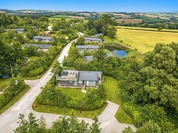 4 Meadow Retreat