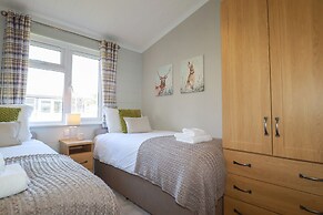 4 Meadow Retreat