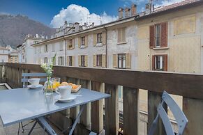 Garibaldi s Balcony in Como