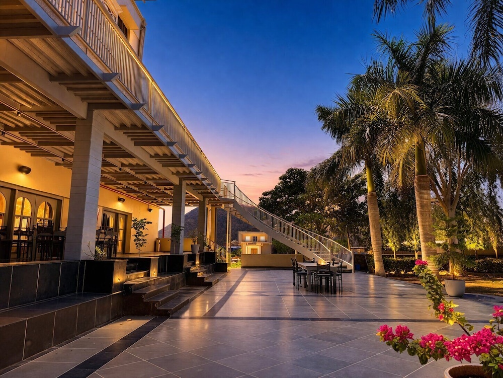 Devi Palace Monsoon Palace View Resort Udaipur