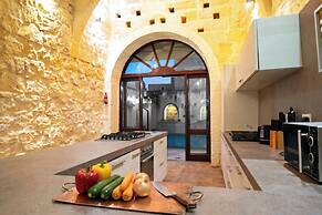 Mixel Gozitan Villa and Pool
