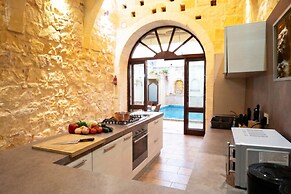 Mixel Gozitan Villa and Pool