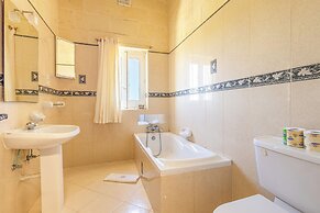 Nirvana Gozitan Villa & Pool