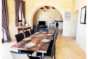 Nirvana Gozitan Villa & Pool