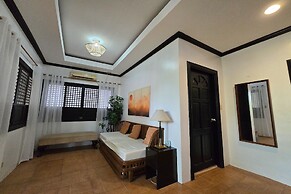 Grand Villa Laguna