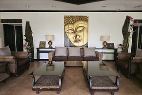 Grand Villa Laguna