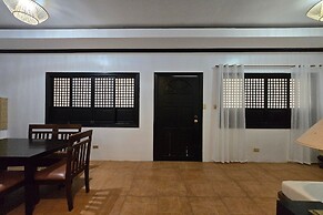 Grand Villa Laguna