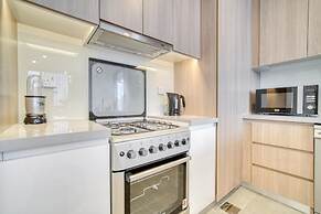 Elegant 2BR w Breathtaking Marina Balcony