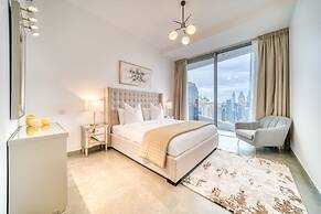 Elegant 2BR w Breathtaking Marina Balcony
