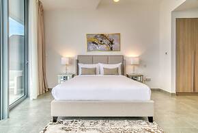 Elegant 2BR w Breathtaking Marina Balcony