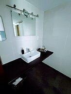Room in Guest Room - Comfortable Single Room With Shared Bathroom and 